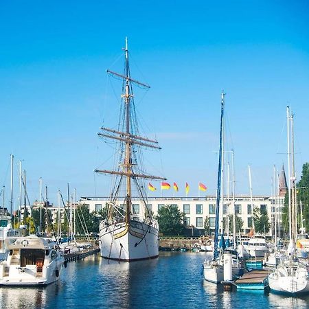 2 Slaapkamer Appartement Op De Zeedijk Van Oostende. Bagian luar foto