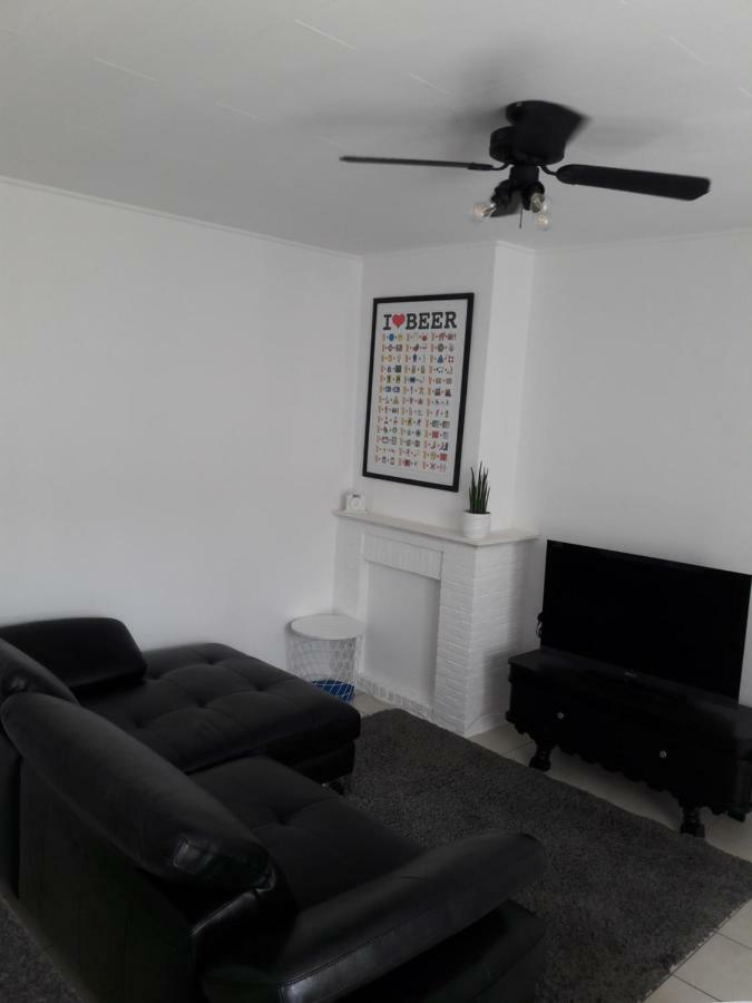 2 Slaapkamer Appartement Op De Zeedijk Van Oostende. Bagian luar foto