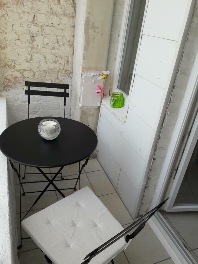 2 Slaapkamer Appartement Op De Zeedijk Van Oostende. Bagian luar foto