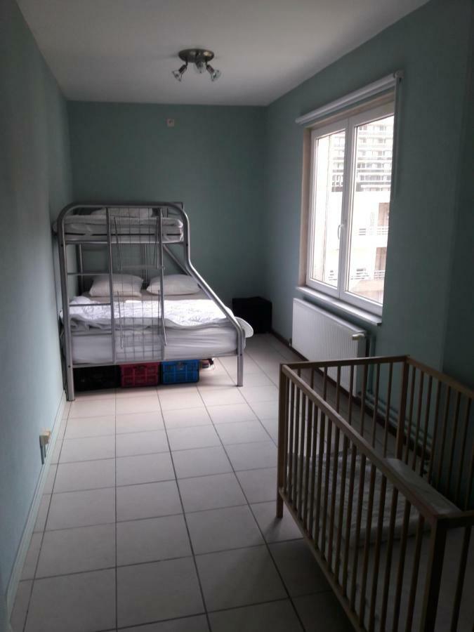 2 Slaapkamer Appartement Op De Zeedijk Van Oostende. Bagian luar foto
